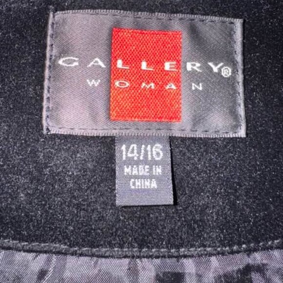 BLACK HOODED WINTER COAT - Picture 3 of 3